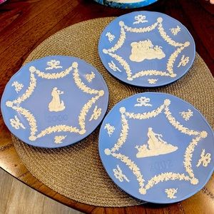 Vintage lot of 3 Wedgwood Blue Jasperware  plates 2000,2001, 2002 collection